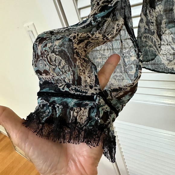 Elie Tahari Silk Sheer Snap Front Velvet Trim Blouse Lace Trim Long Sleeves LG - Picture 5 of 10